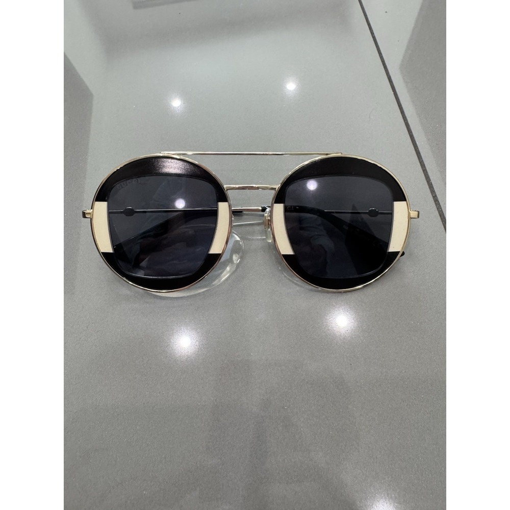 GUCCI / Sunglasses White Shell Eyewear glasses GG0105S 47 27 145